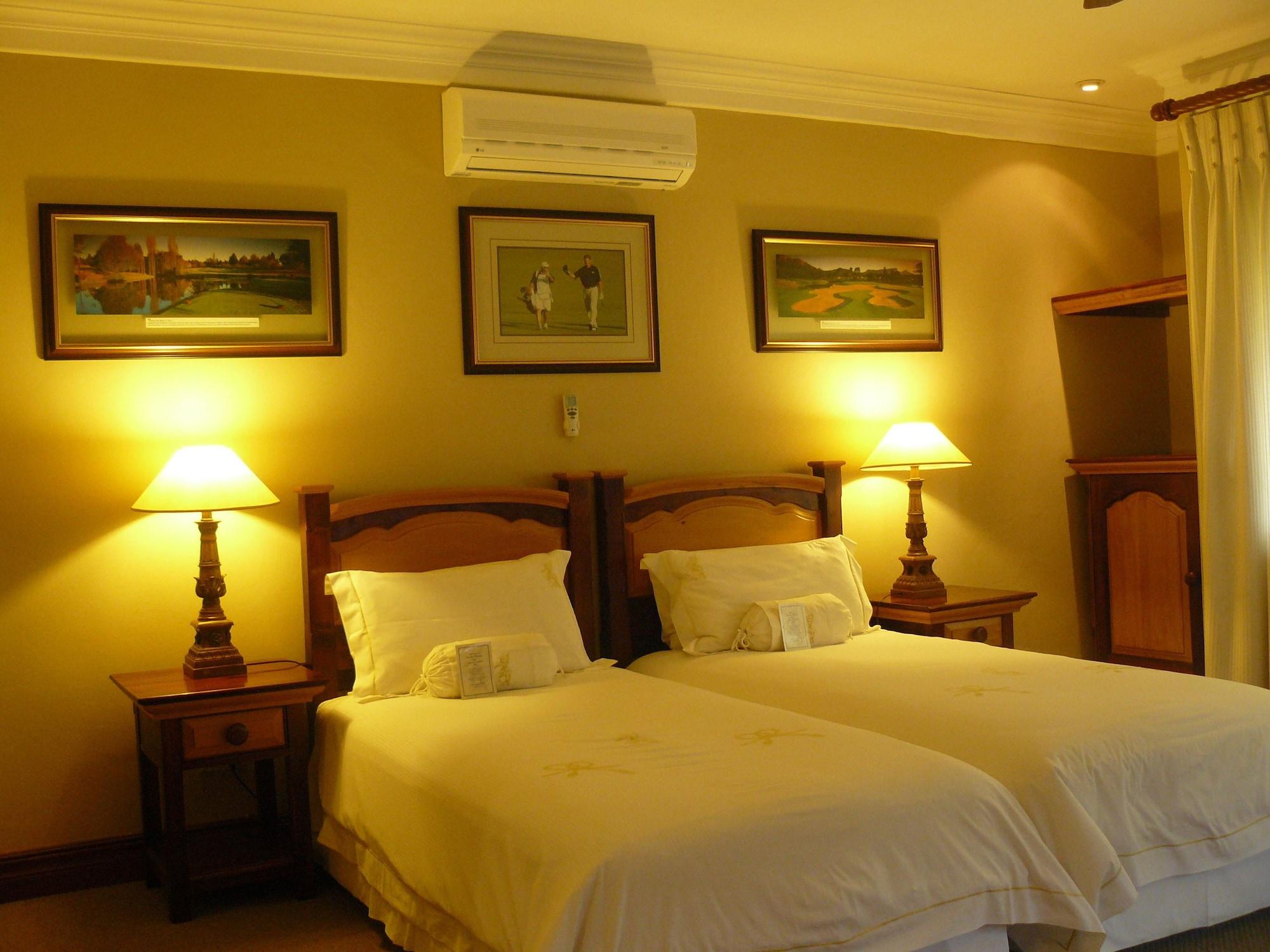 The Woodpecker Inn Pretoria Bagian luar foto