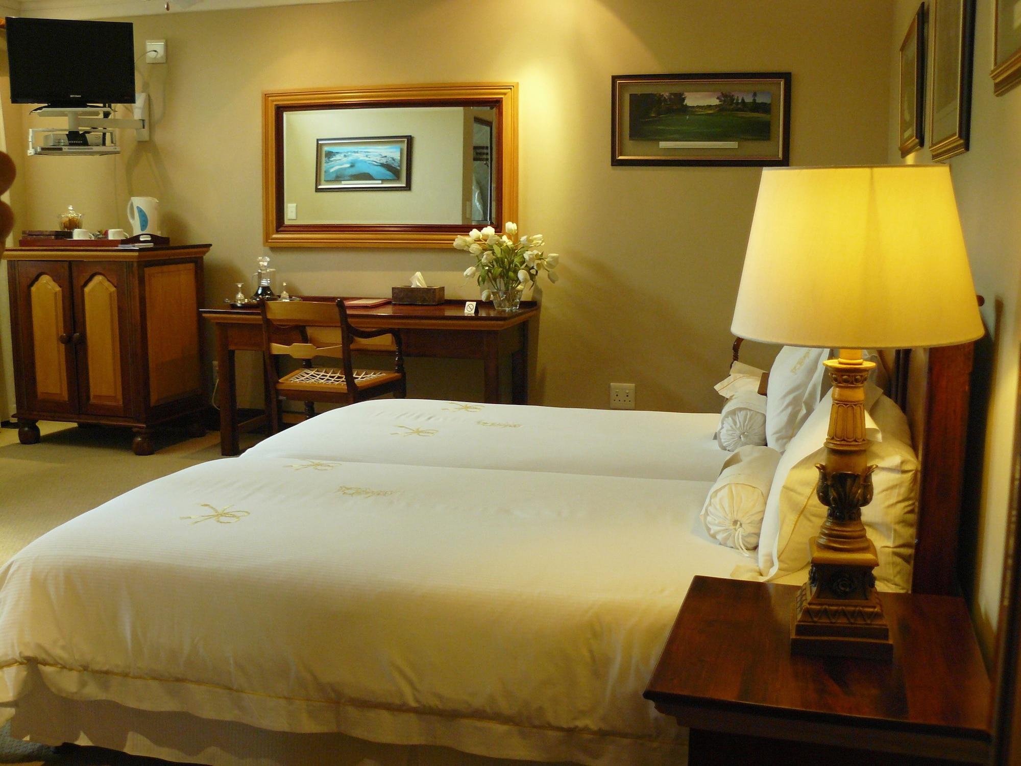 The Woodpecker Inn Pretoria Bagian luar foto