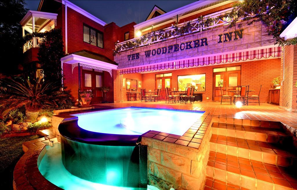 The Woodpecker Inn Pretoria Bagian luar foto