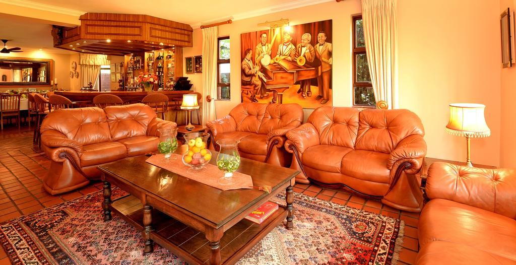 The Woodpecker Inn Pretoria Bagian luar foto